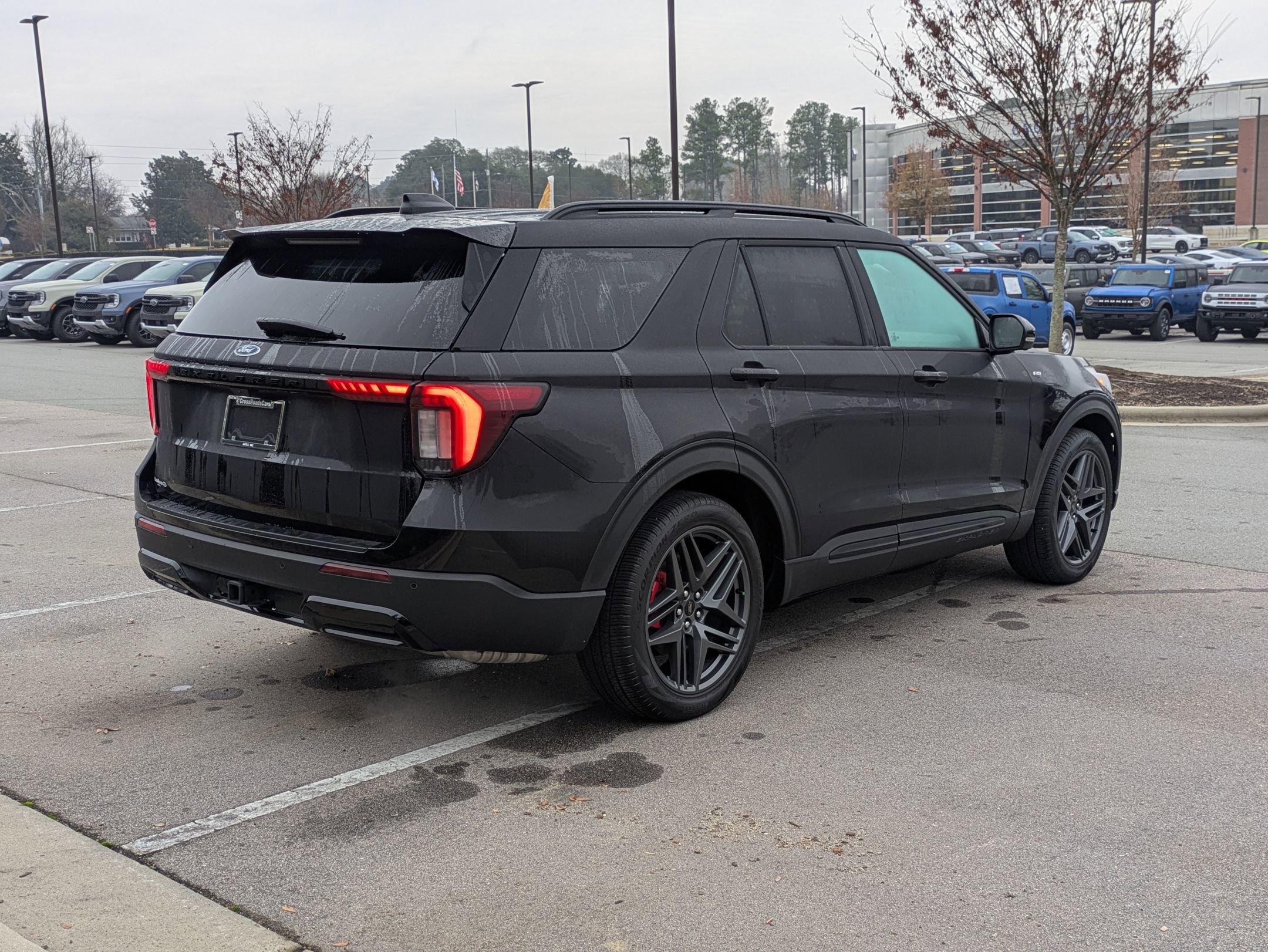 Certified 2025 Ford Explorer ST-Line w/ Premium Package image 4