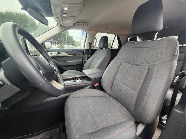 Certified 2025 Ford Explorer Active RWD image 9