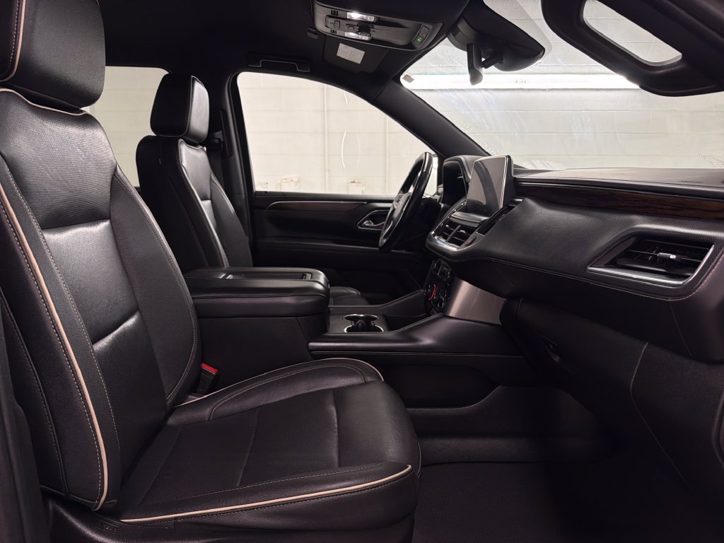 Used 2024 Chevrolet Suburban Premier RWD image 29