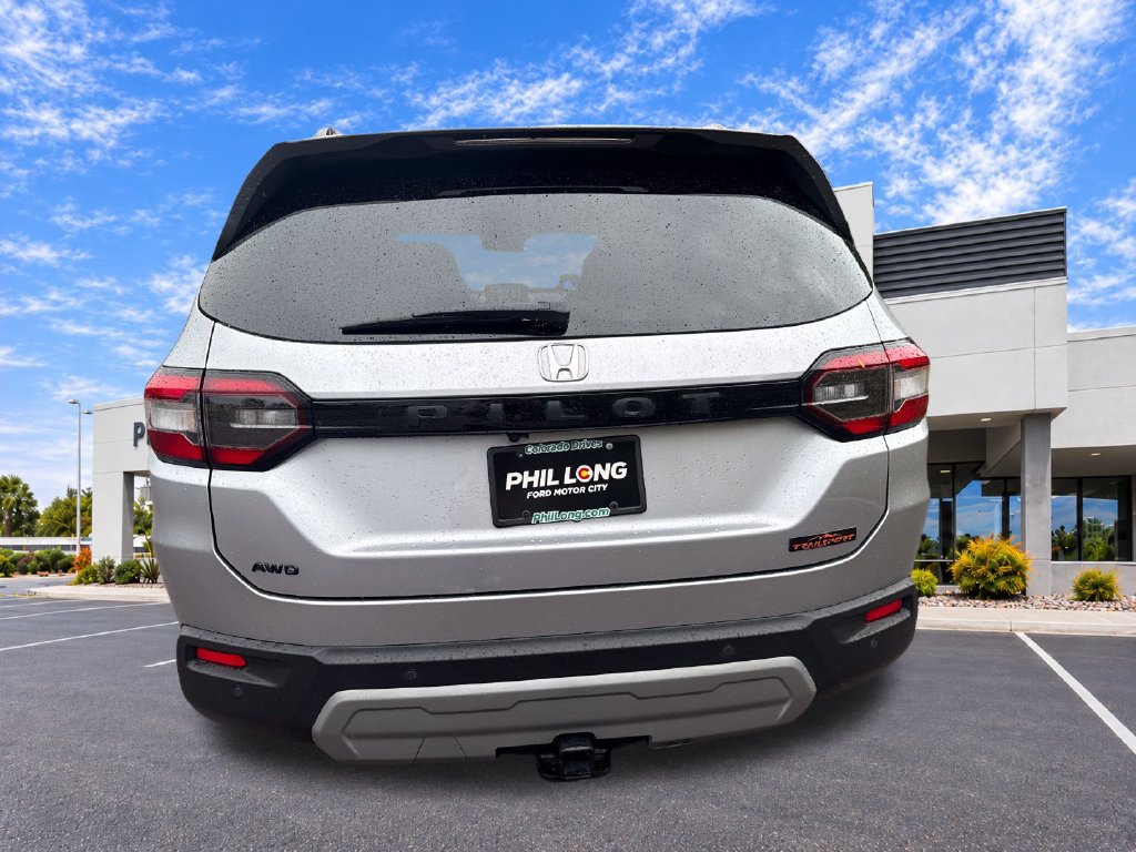 Used 2025 Honda Pilot TrailSport image 7