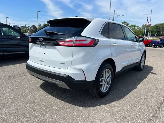 Certified 2024 Ford Edge SEL w/ Convenience Package AWD/4WD image 4