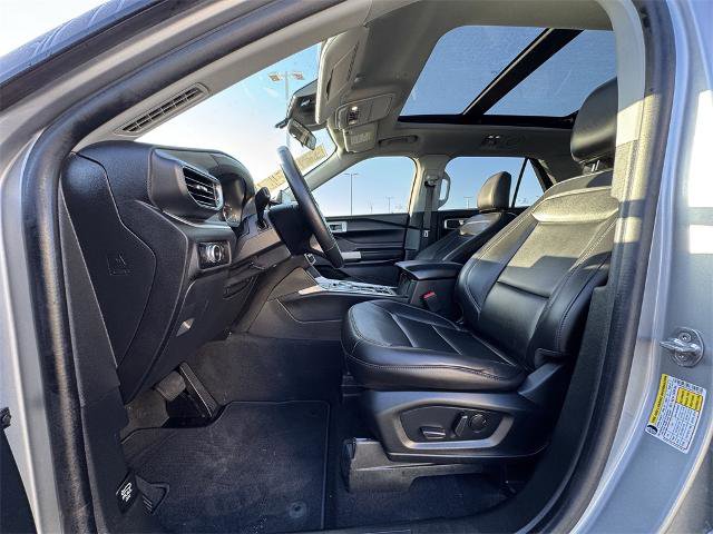 Certified 2022 Ford Explorer XLT w/ Equipment Group 202A image 14