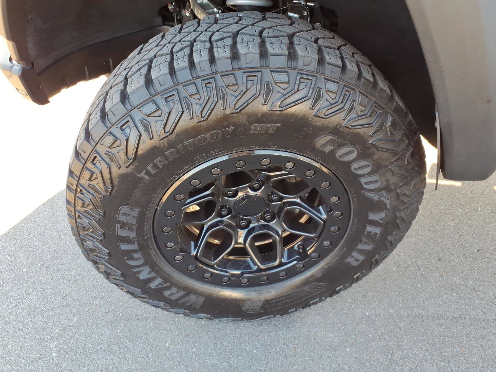 Used 2024 Chevrolet Colorado ZR2 w/ ZR2 Bison Edition AWD/4WD image 9