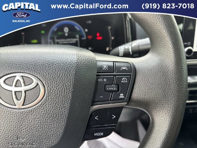 Used 2025 Toyota Camry LE FWD image 23
