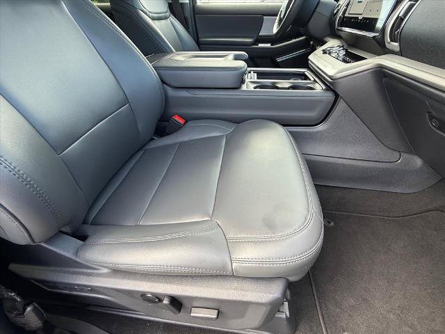 Certified 2026 Ford Expedition Active AWD/4WD image 10