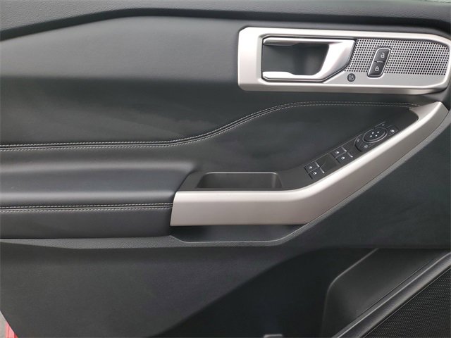 Certified 2024 Ford Explorer XLT w/ Equipment Group 202A image 9