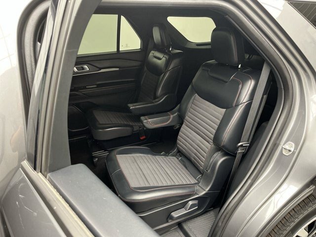 Certified 2025 Ford Explorer ST-Line AWD/4WD image 11