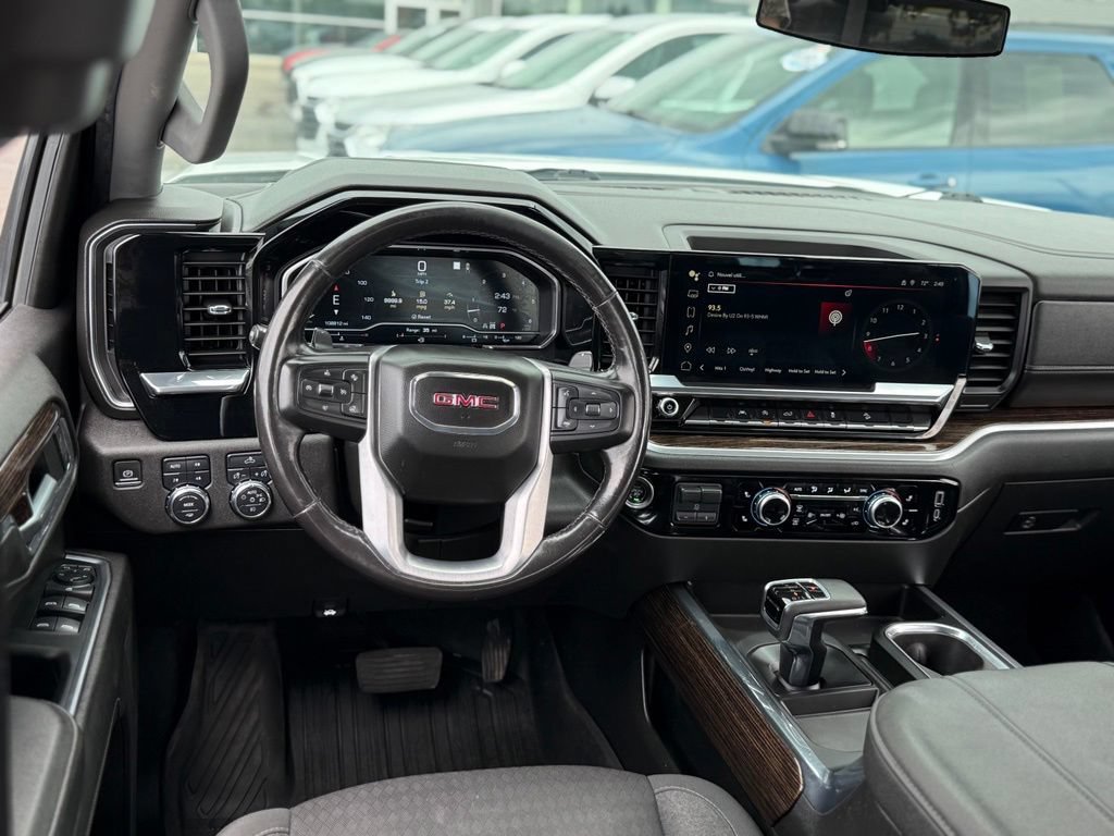 Used 2023 GMC Sierra 1500 Elevation w/ LPO, Elevation Black Package AWD/4WD image 6