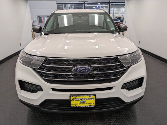 Certified 2023 Ford Explorer XLT image 2