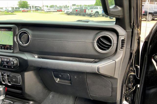 Used 2022 Jeep Wrangler Unlimited Sahara w/ Cold Weather Group AWD/4WD image 19