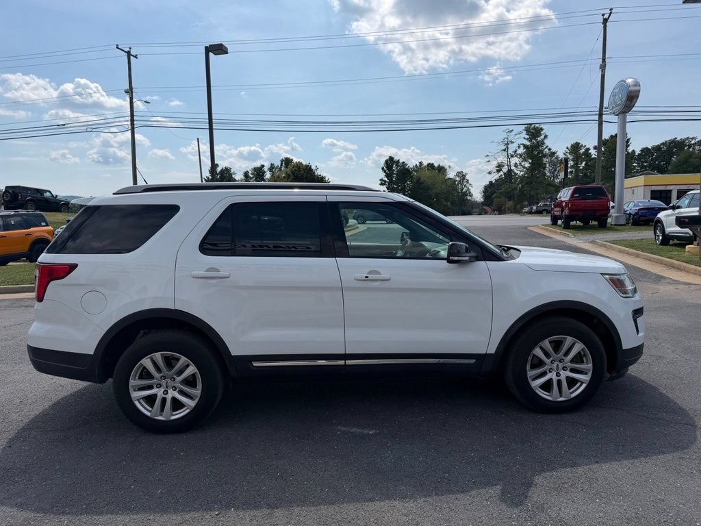 Certified 2018 Ford Explorer XLT w/ Equipment Group 202A AWD/4WD image 5