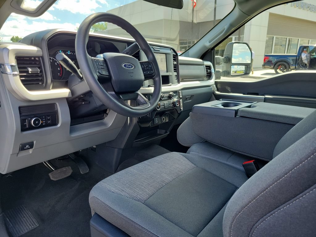 Certified 2025 Ford F250 XLT AWD/4WD image 21