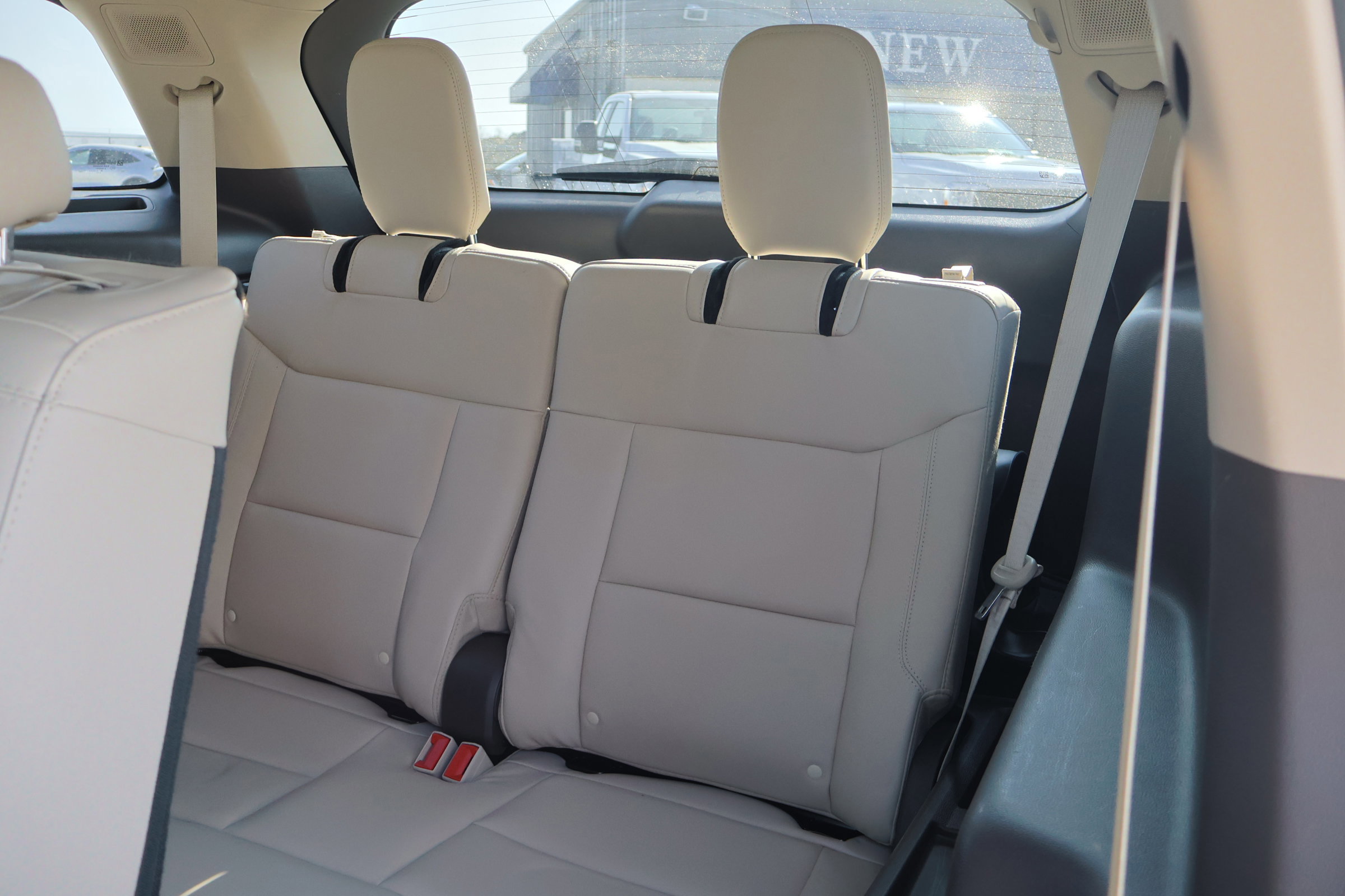 Certified 2022 Ford Explorer Platinum w/ Equipment Group 601A image 35