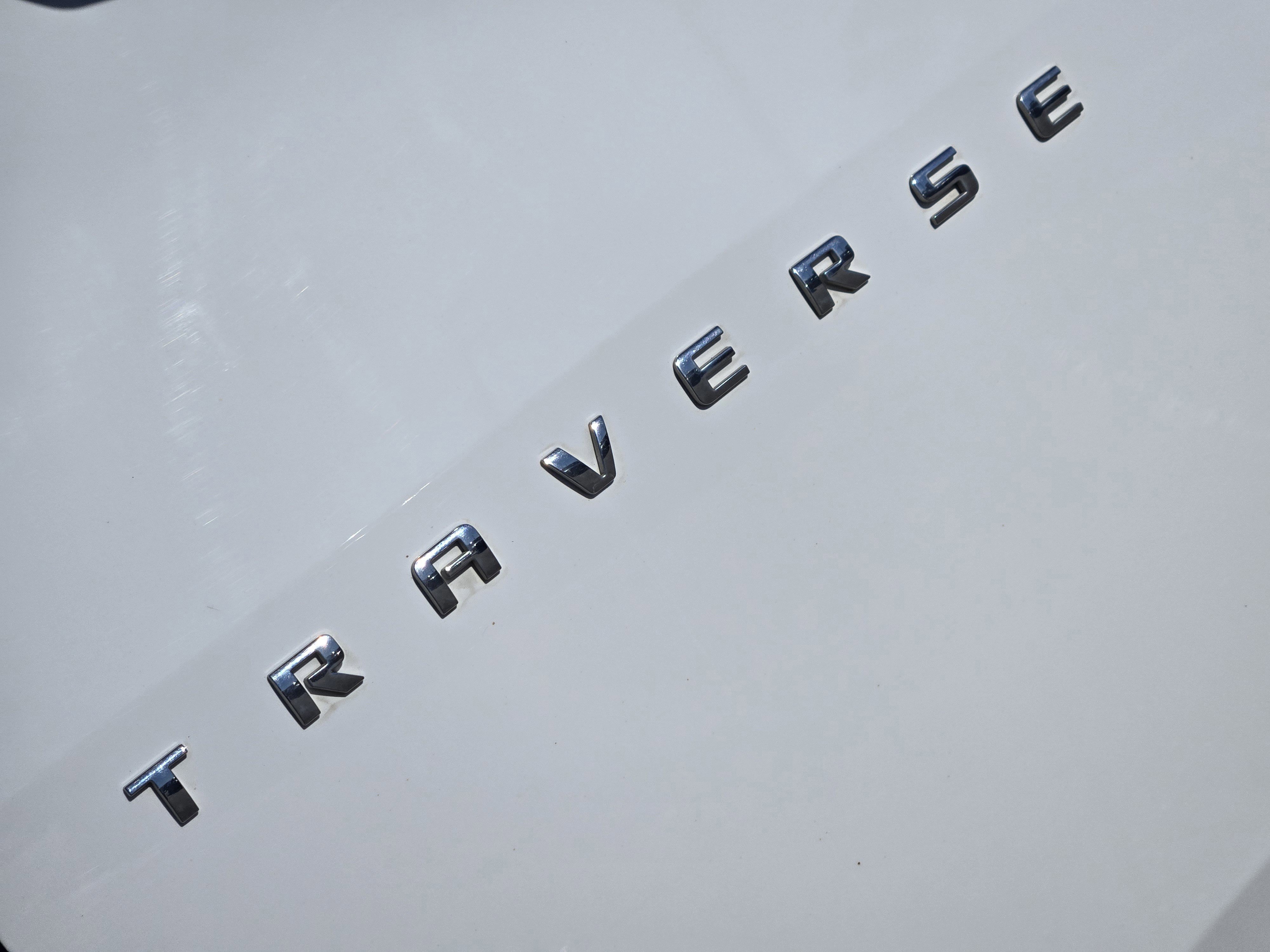 Used 2020 Chevrolet Traverse LT image 8