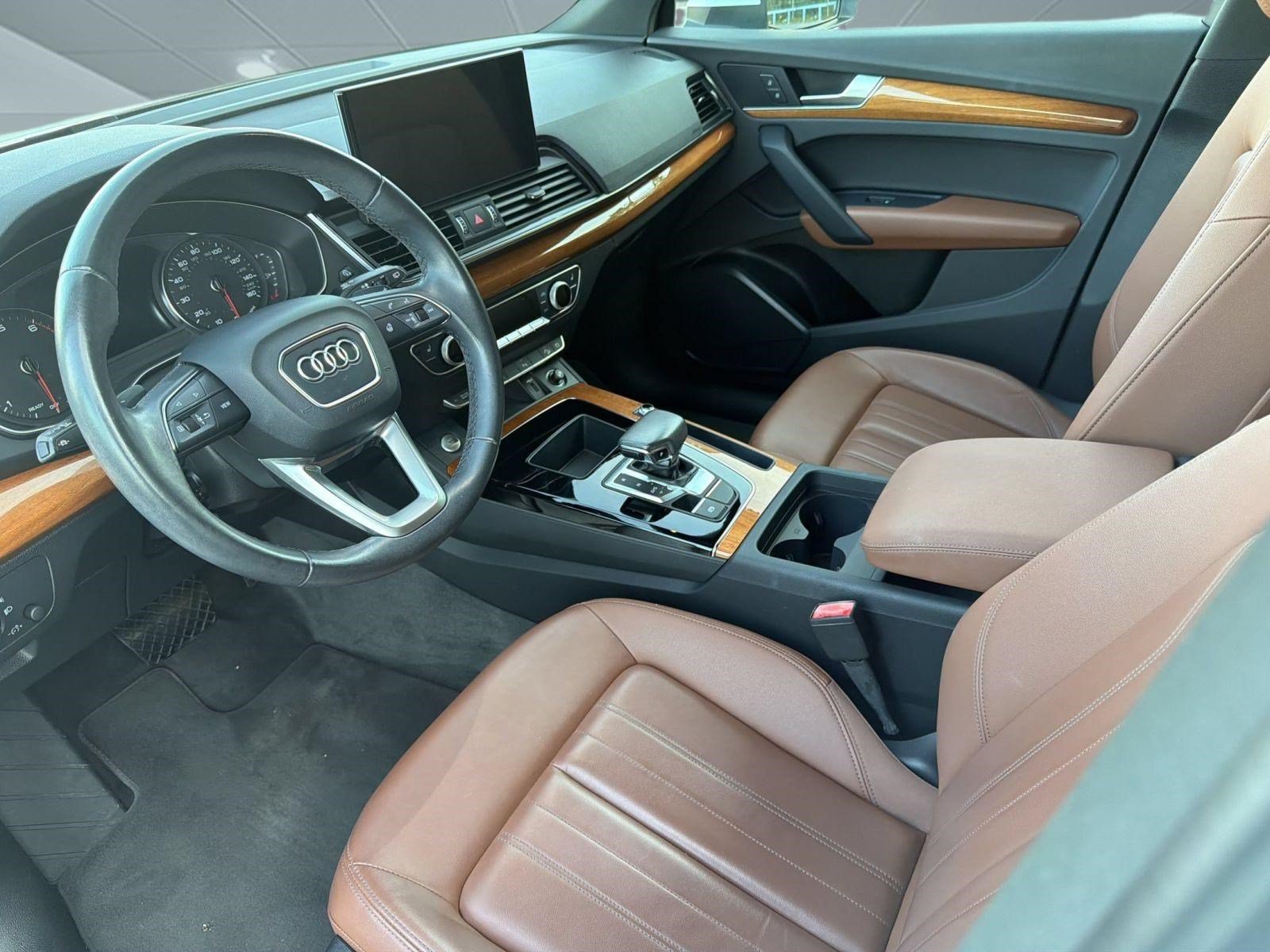 Used 2023 Audi Q5 2.0T Premium w/ Convenience Package AWD/4WD image 4