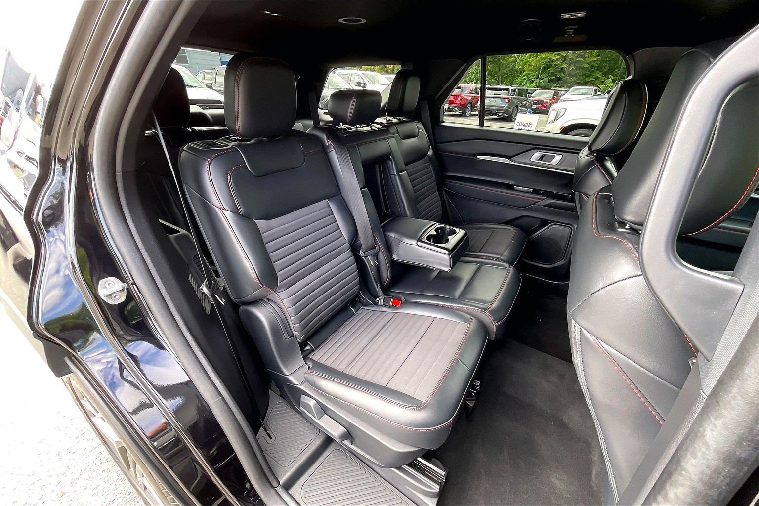 Certified 2025 Ford Explorer ST-Line w/ ST-Line Street Pack AWD/4WD image 27