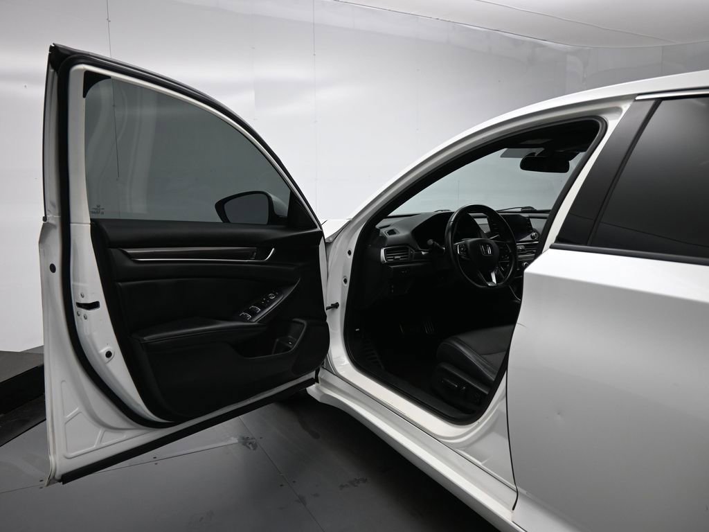 Used 2018 Honda Accord Sport image 8