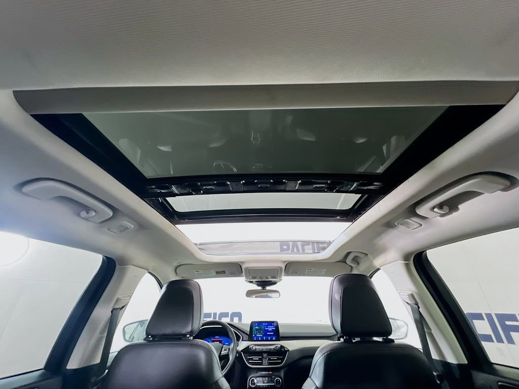 Certified 2022 Ford Escape SEL w/ Technology Package image 41