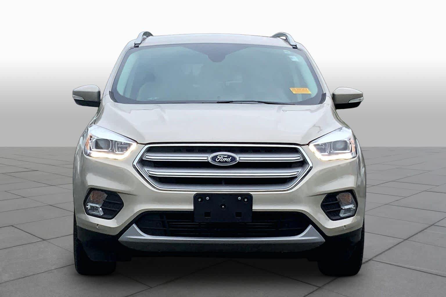 Certified 2018 Ford Escape SE w/ Ford Safe & Smart Package AWD/4WD image 4