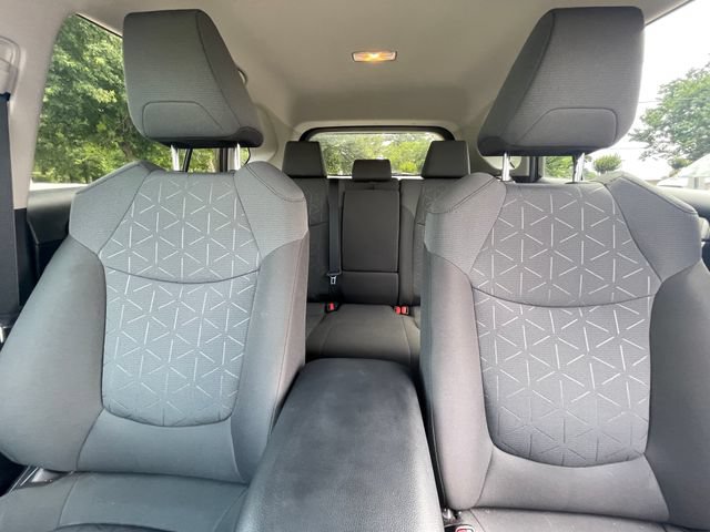 Used 2020 Toyota RAV4 XLE FWD image 15