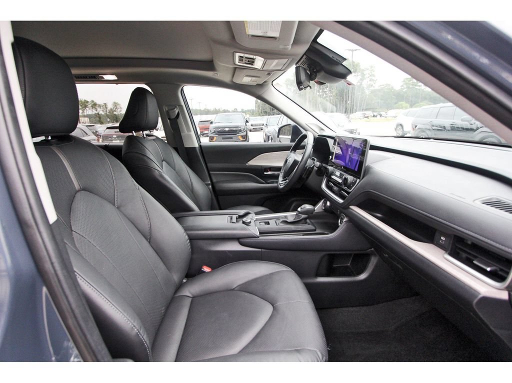 Used 2024 Toyota Grand Highlander AWD image 29