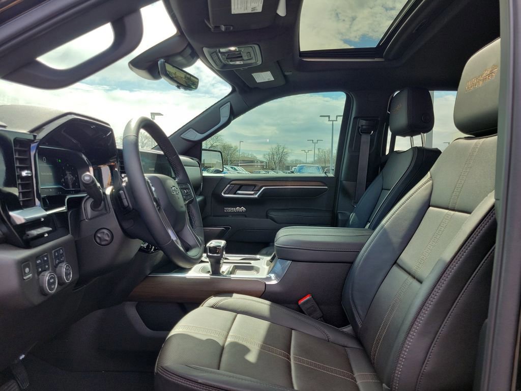 Used 2024 Chevrolet Silverado 1500 High Country w/ High Country Premium Package image 17