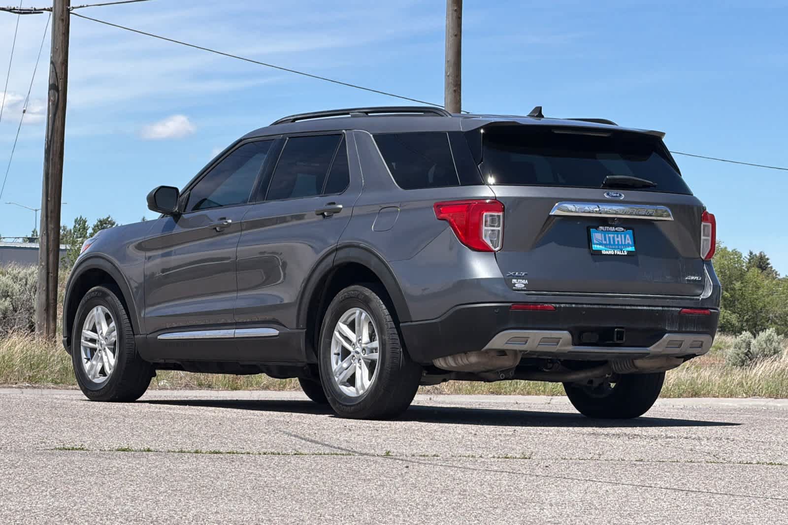 Certified 2023 Ford Explorer XLT w/ Equipment Group 202A AWD/4WD image 6