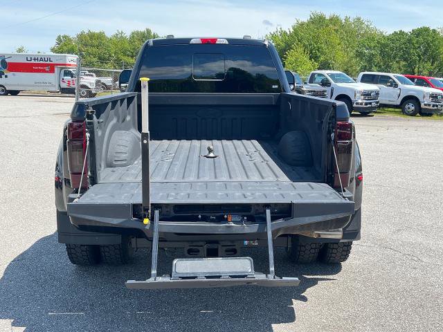 Certified 2021 Ford F450 Platinum w/ FX4 Off-Road Package AWD/4WD image 4