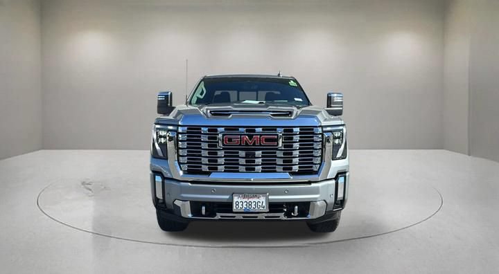 Used 2025 GMC Sierra 2500 Denali w/ Denali Reserve Package AWD/4WD image 2