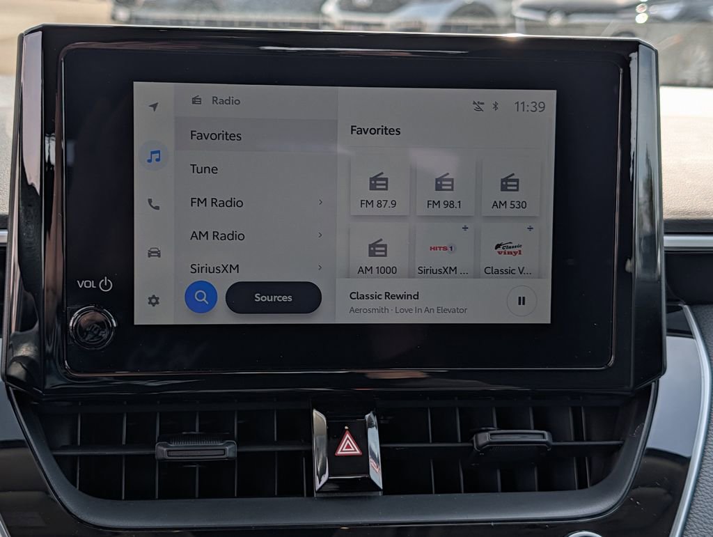 Used 2025 Toyota Corolla LE image 28