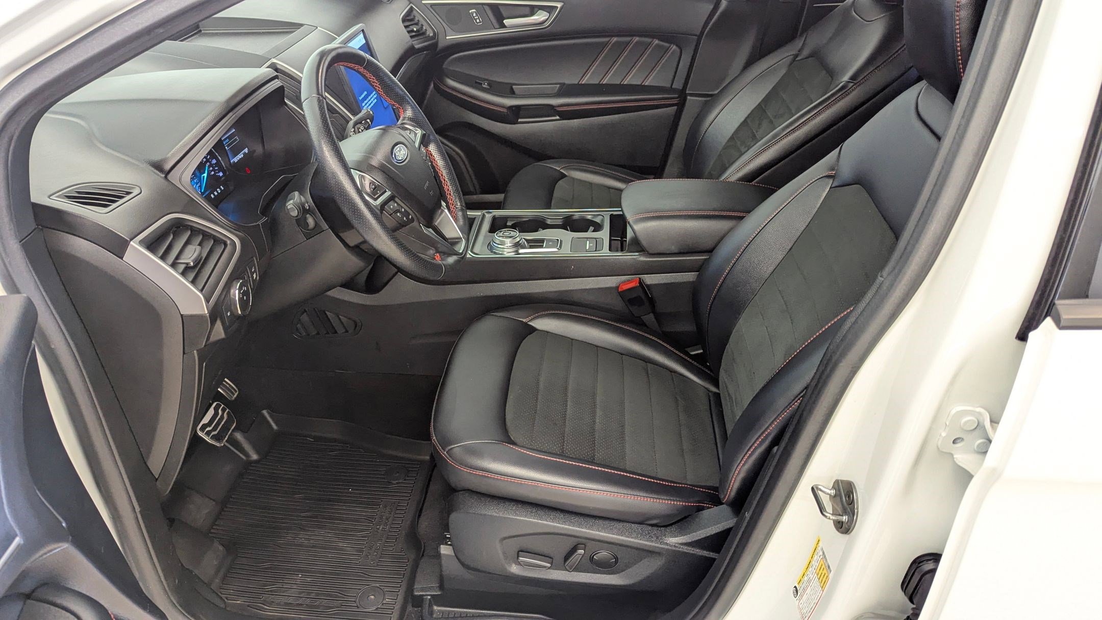 Certified 2022 Ford Edge ST-Line w/ Cargo Accessory Package image 24