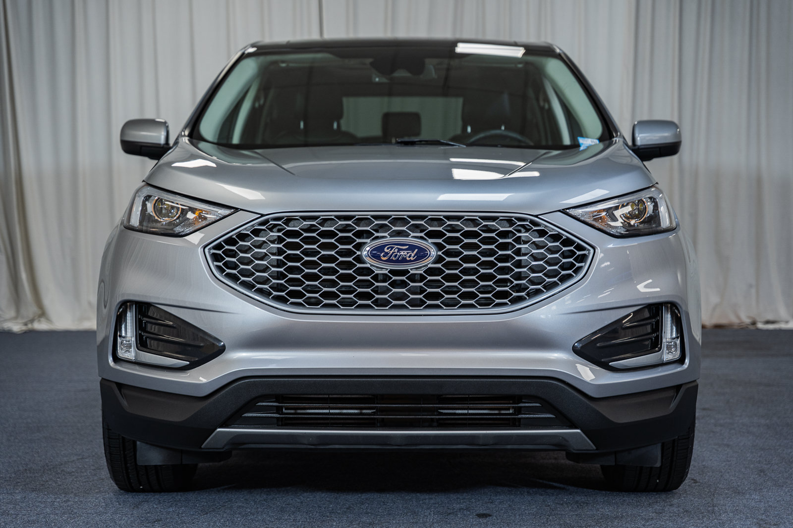 Certified 2024 Ford Edge SEL w/ Convenience Package AWD/4WD image 2