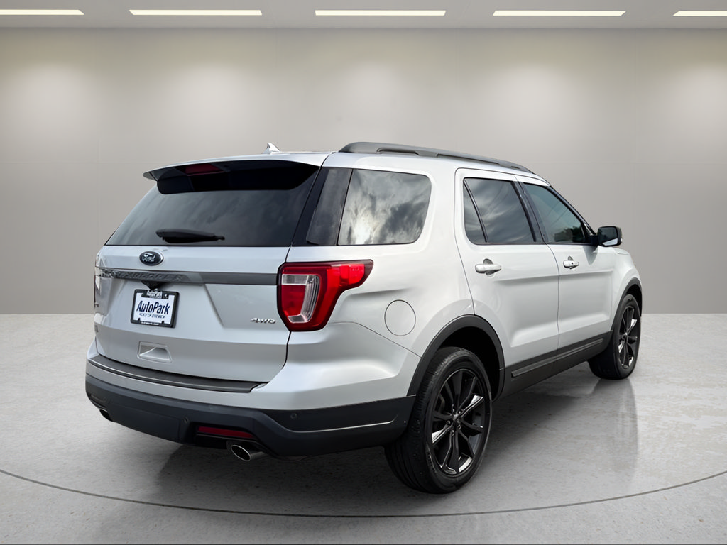 Certified 2019 Ford Explorer XLT w/ Equipment Group 202A AWD/4WD image 8