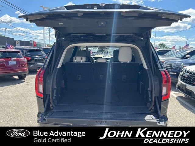 Certified 2025 Ford Expedition Active AWD/4WD image 17