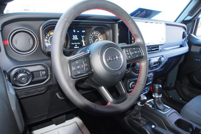Used 2024 Jeep Wrangler Rubicon image 15