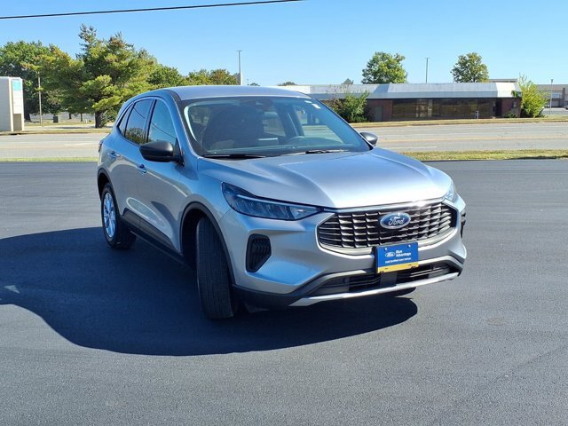 Certified 2023 Ford Escape Active w/ Cold Weather Package FWD image 7