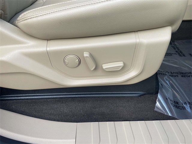 Certified 2019 Ford F150 Lariat w/ Equipment Group 502A Luxury image 31