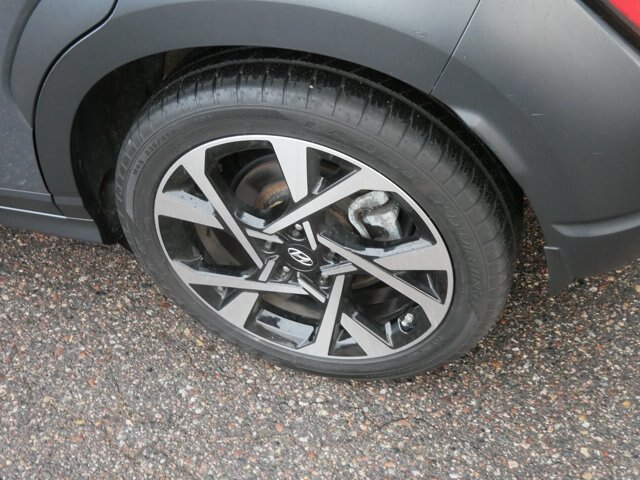 Used 2023 Hyundai Kona Limited AWD/4WD image 8