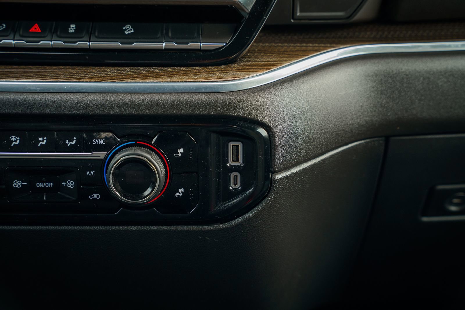 Used 2024 Chevrolet Silverado 2500 LT image 35