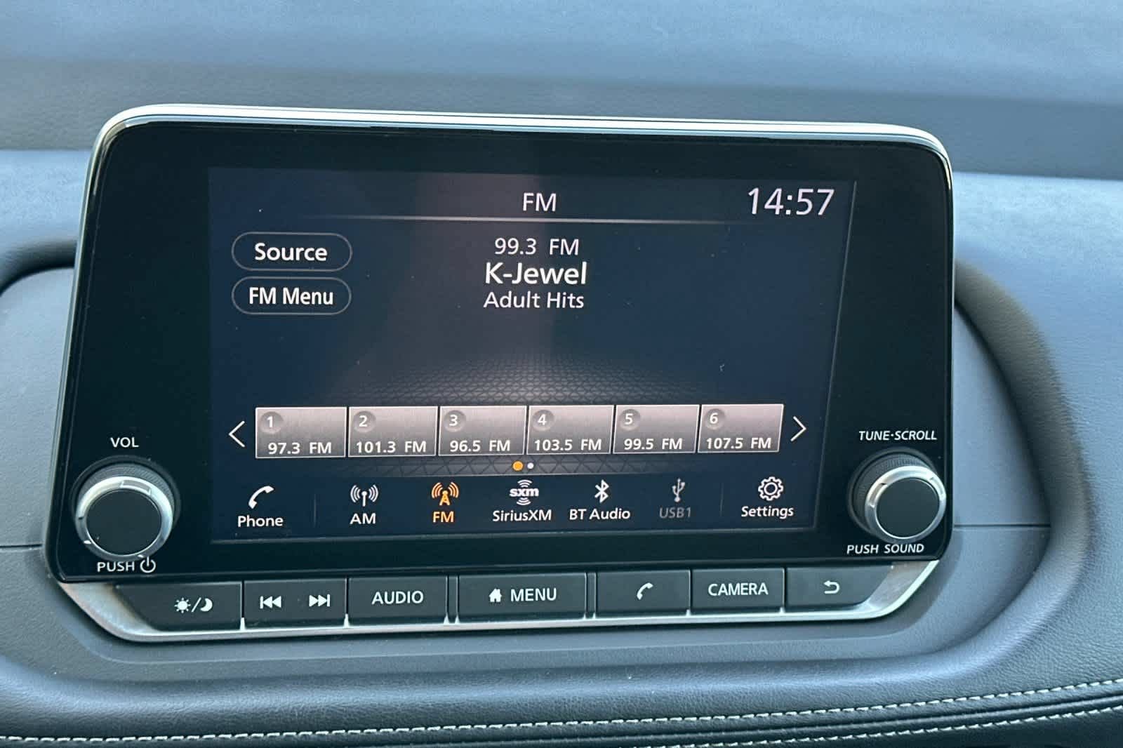 Used 2025 Nissan Rogue SV FWD image 19