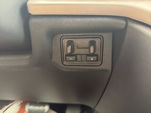 Certified 2025 Ford Expedition Active image 20