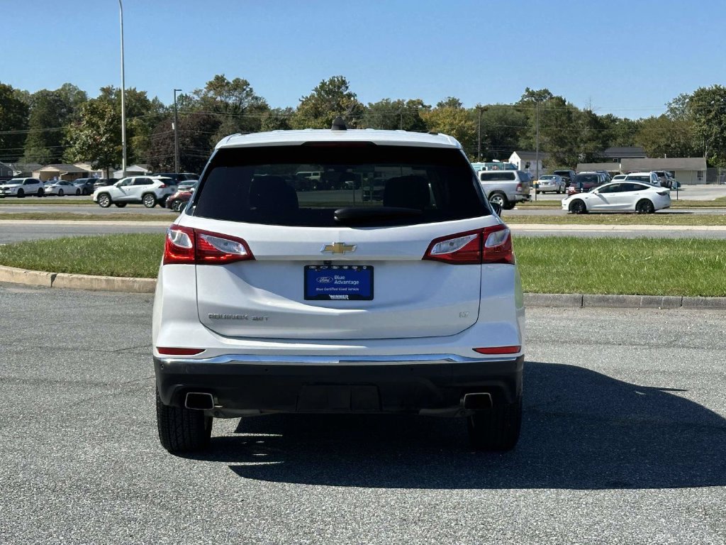 Used 2018 Chevrolet Equinox LT FWD image 3