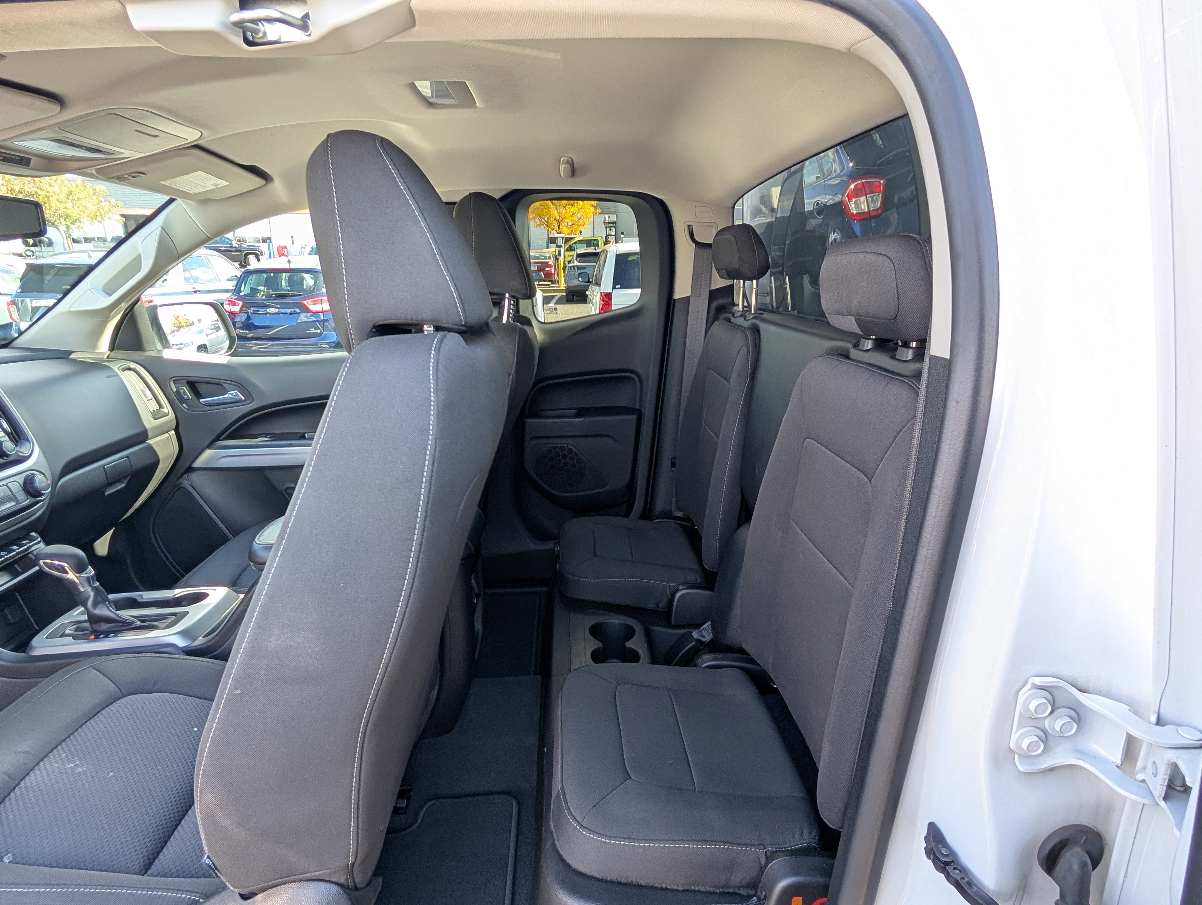 Used 2022 Chevrolet Colorado LT w/ Safety Package image 16