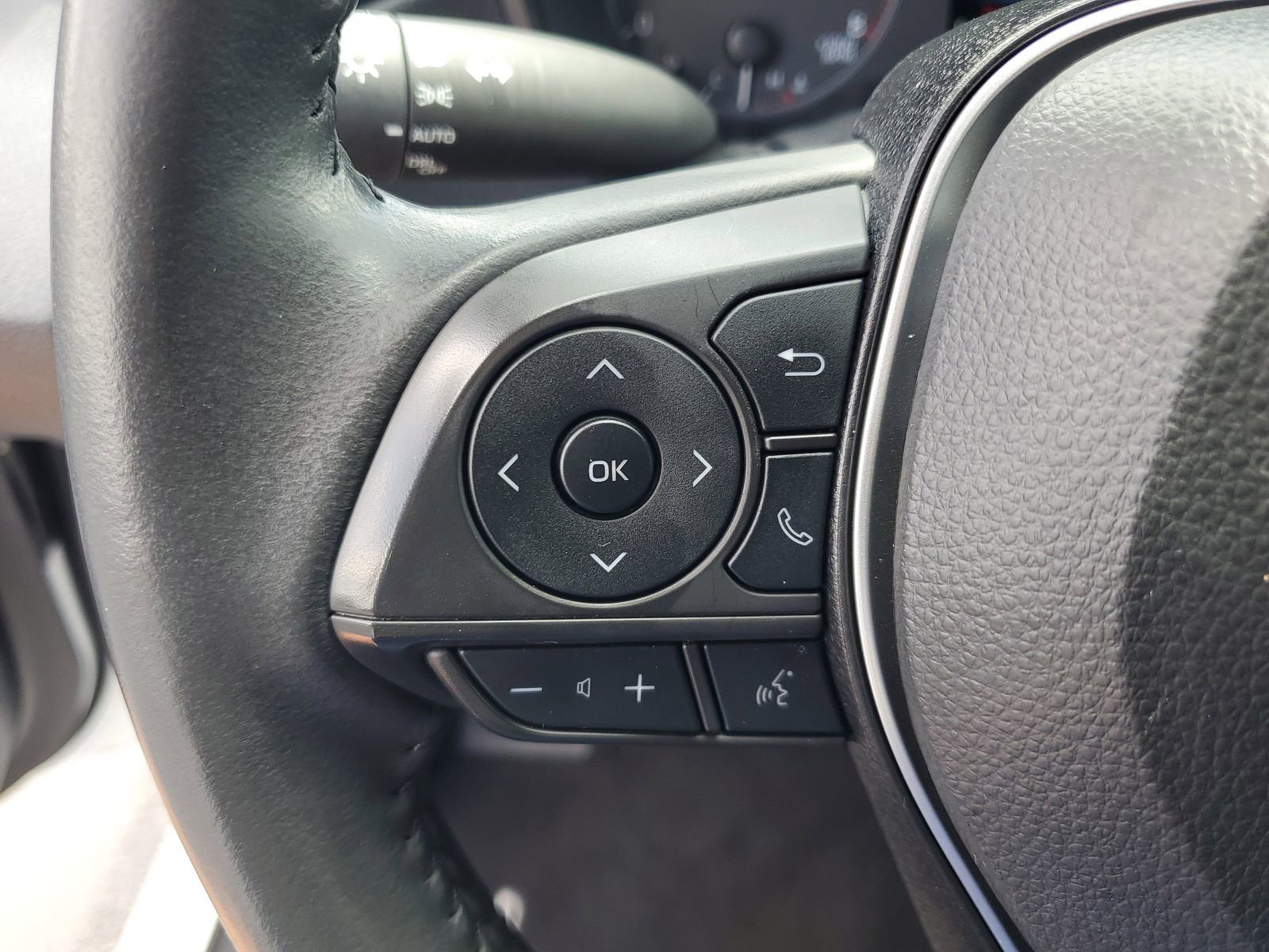 Used 2024 Toyota Corolla SE FWD image 19
