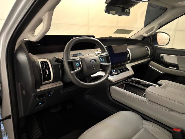 Certified 2025 Ford Expedition Active RWD image 5