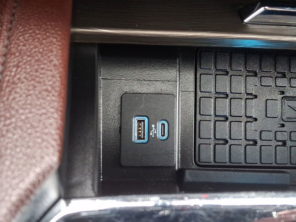 Certified 2024 Ford Expedition Limited image 26