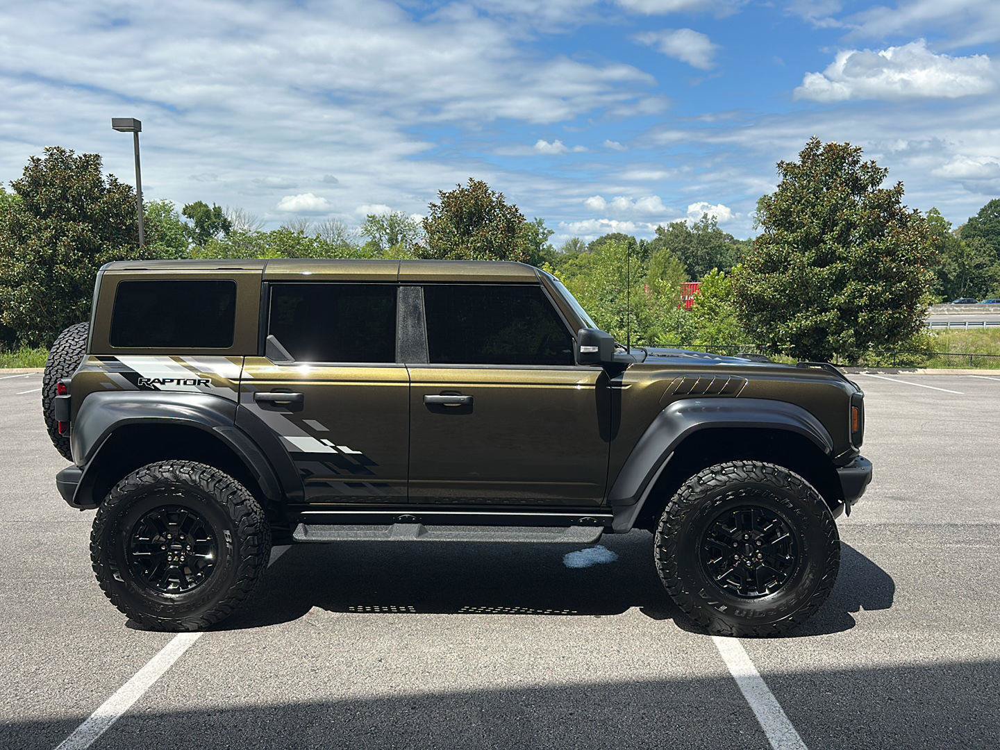 Certified 2025 Ford Bronco Raptor w/ Interior Carbon Fiber Pack AWD/4WD image 6