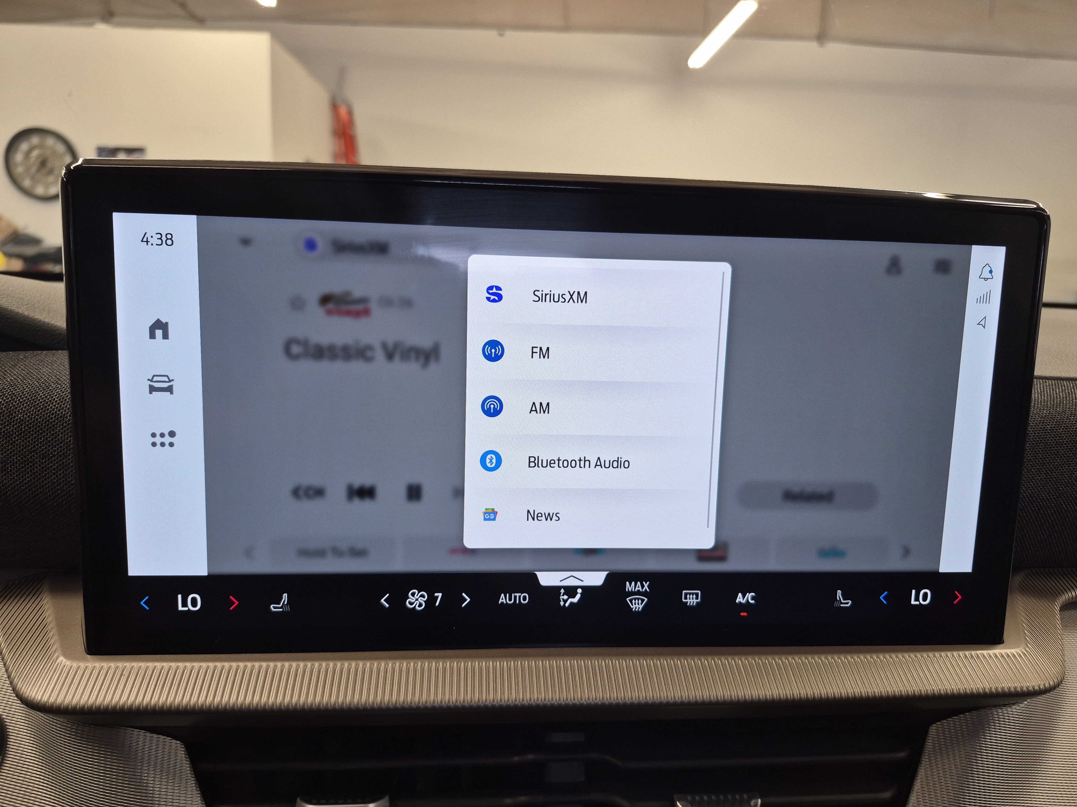 Certified 2025 Ford Explorer Active image 34