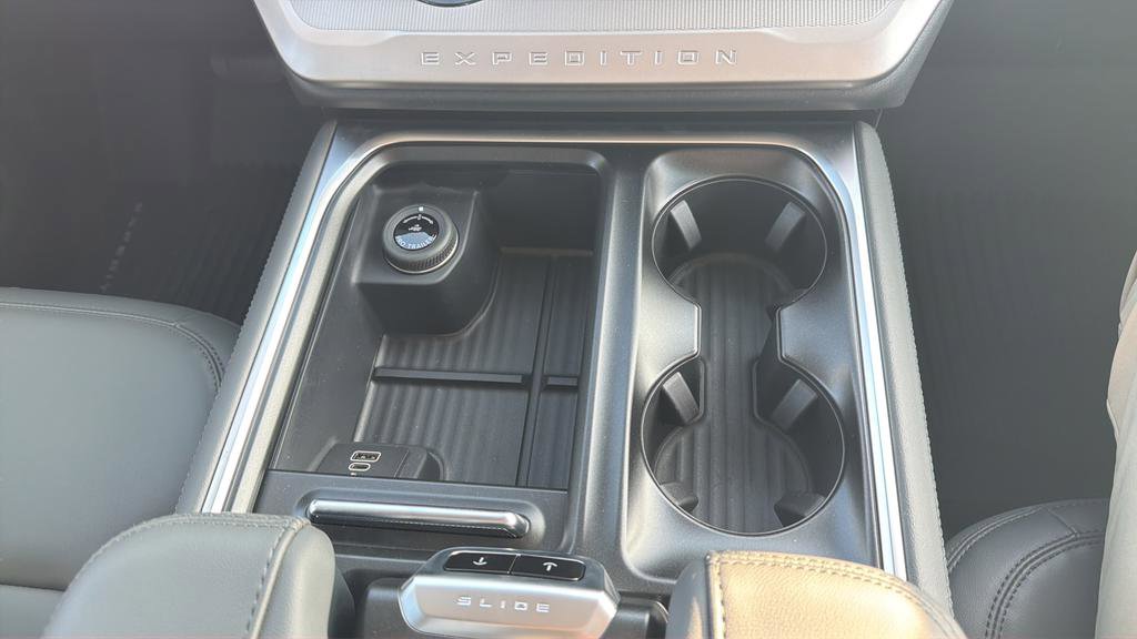 Certified 2026 Ford Expedition Active AWD/4WD image 21