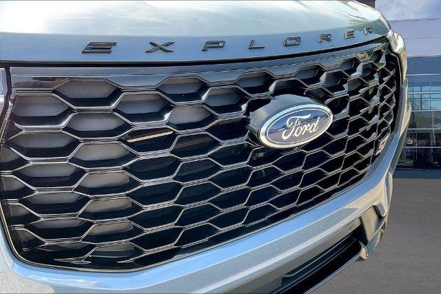 Certified 2025 Ford Explorer ST AWD/4WD image 34